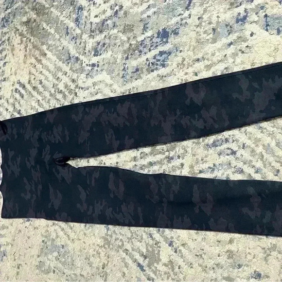 NWOT SPANX Look at me now cropped legging medium - Picture 2 of 5